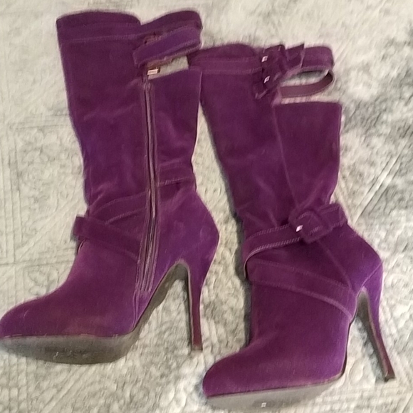 Shoe Dazzle Shoes - Shoe Dazzle purple buckle boots